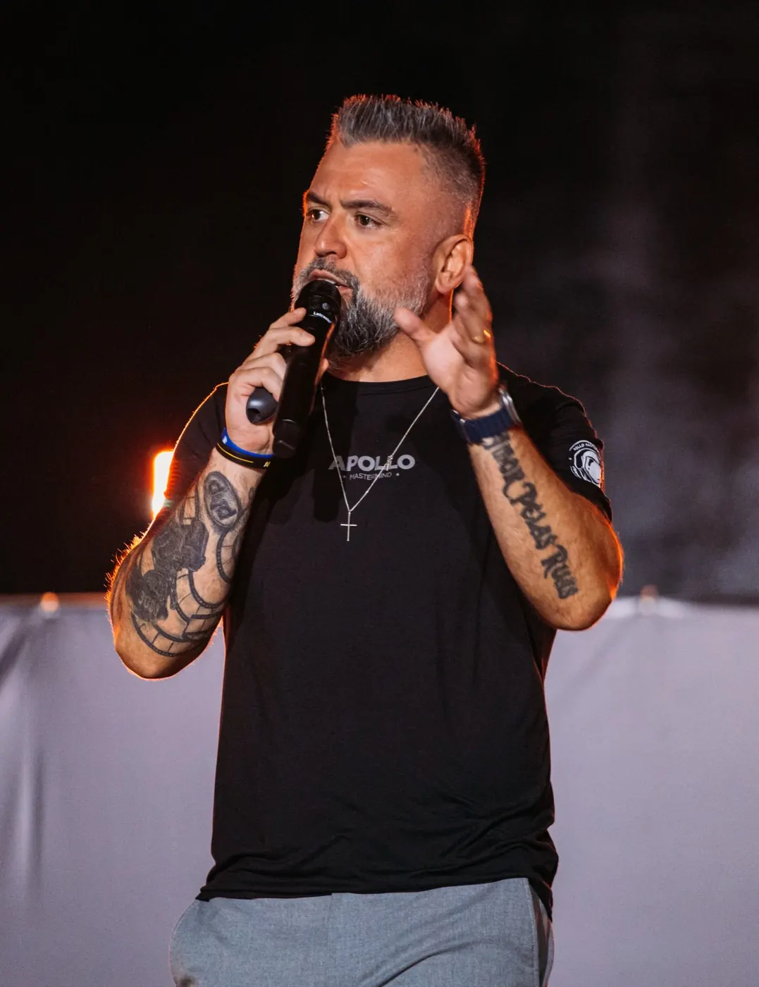 Robson V. Leite conduzindo a aula